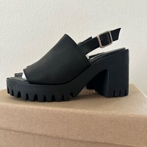 Steve Madden Black Platform Sandals